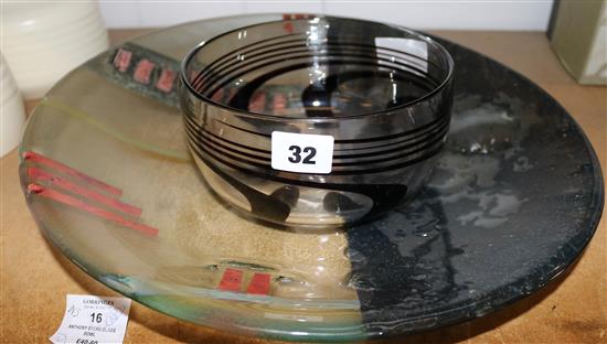 Anthony Stern glass bowl & Wayne Charmer glass dish(-)
